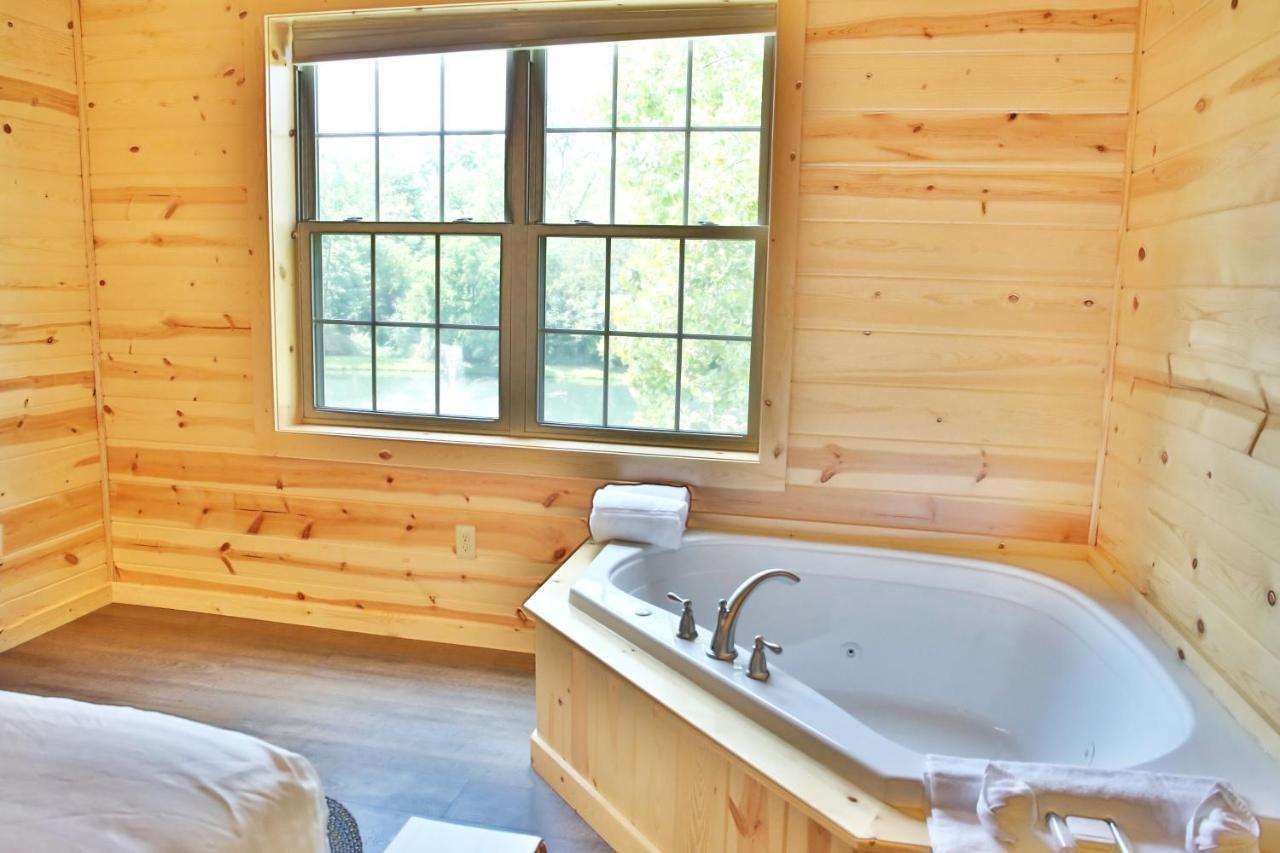 Waterview Lodge By Amish Country Lodging Millersburg Exterior foto